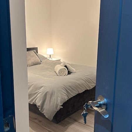 Modern 2 Bed Near Turf Moor Football Stadium, Parks, Canal And Lake Burnley Eksteriør billede