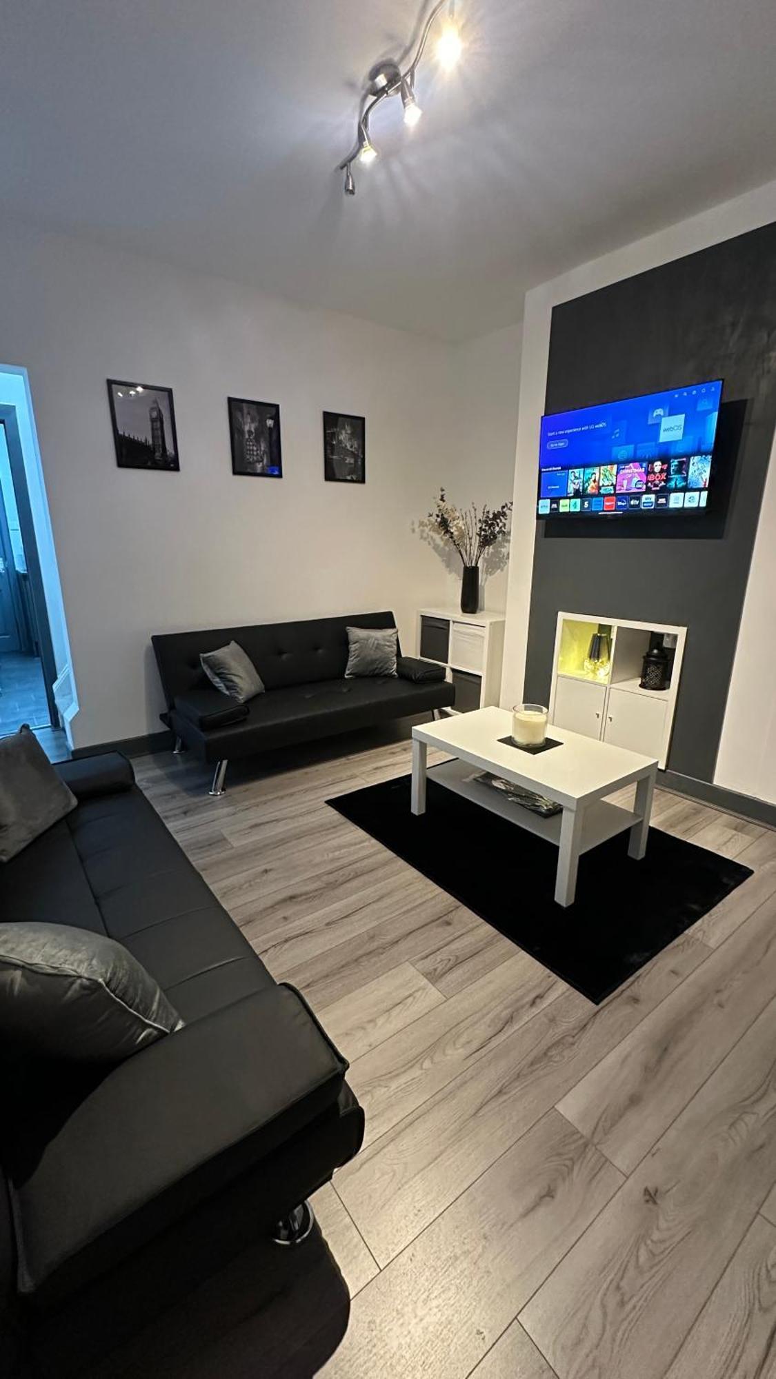 Modern 2 Bed Near Turf Moor Football Stadium, Parks, Canal And Lake Burnley Eksteriør billede