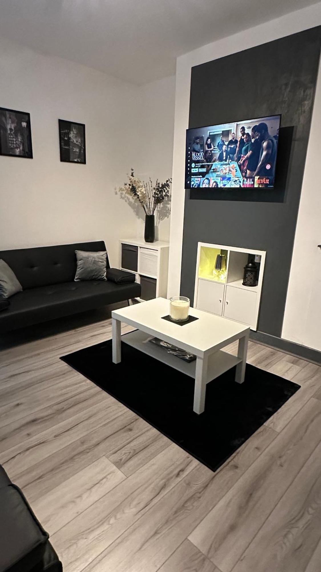 Modern 2 Bed Near Turf Moor Football Stadium, Parks, Canal And Lake Burnley Eksteriør billede